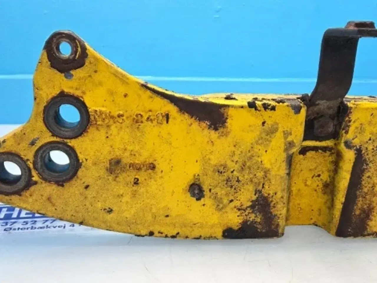 Billede 12 - New Holland LB115B Fastspændingsplade 85803617