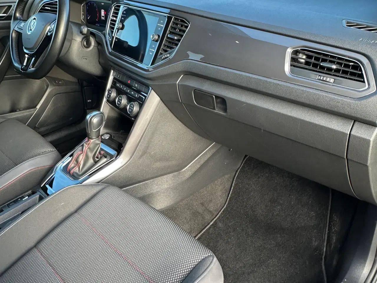 Billede 10 - Flot, velholdt og velplejet ikke-ryger bil.