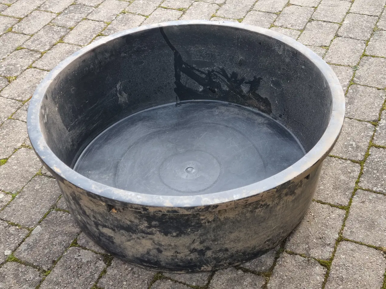 Billede 3 - Balje med glasfiberlåg til vandsten i haven