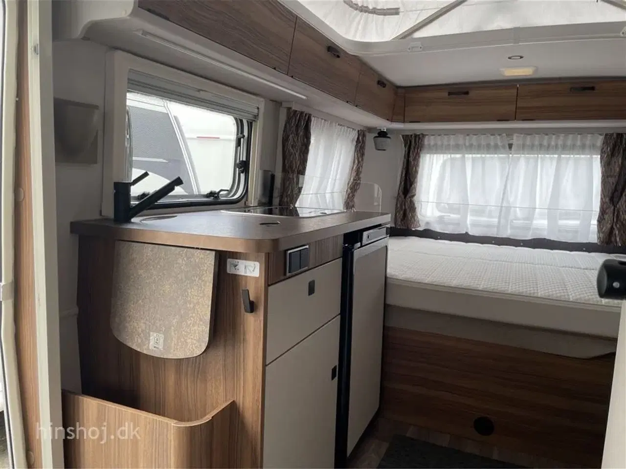 Billede 4 - 2023 - Eriba Touring 530 Legend   Super smart hævetagsvogn fra Hinshøj Caravan