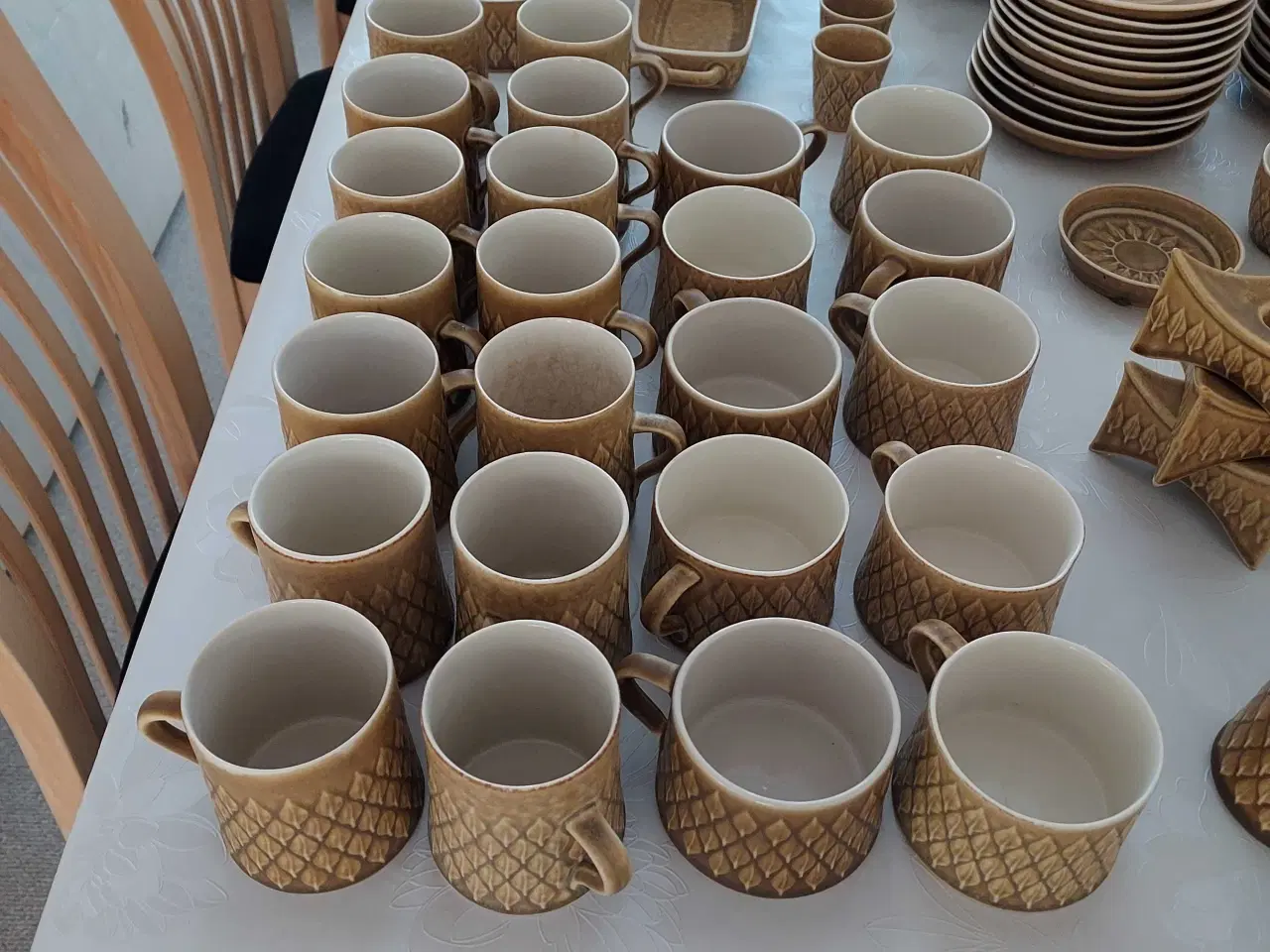 Billede 8 - Bing & Grøndahl, Kronjyden, Relief stel