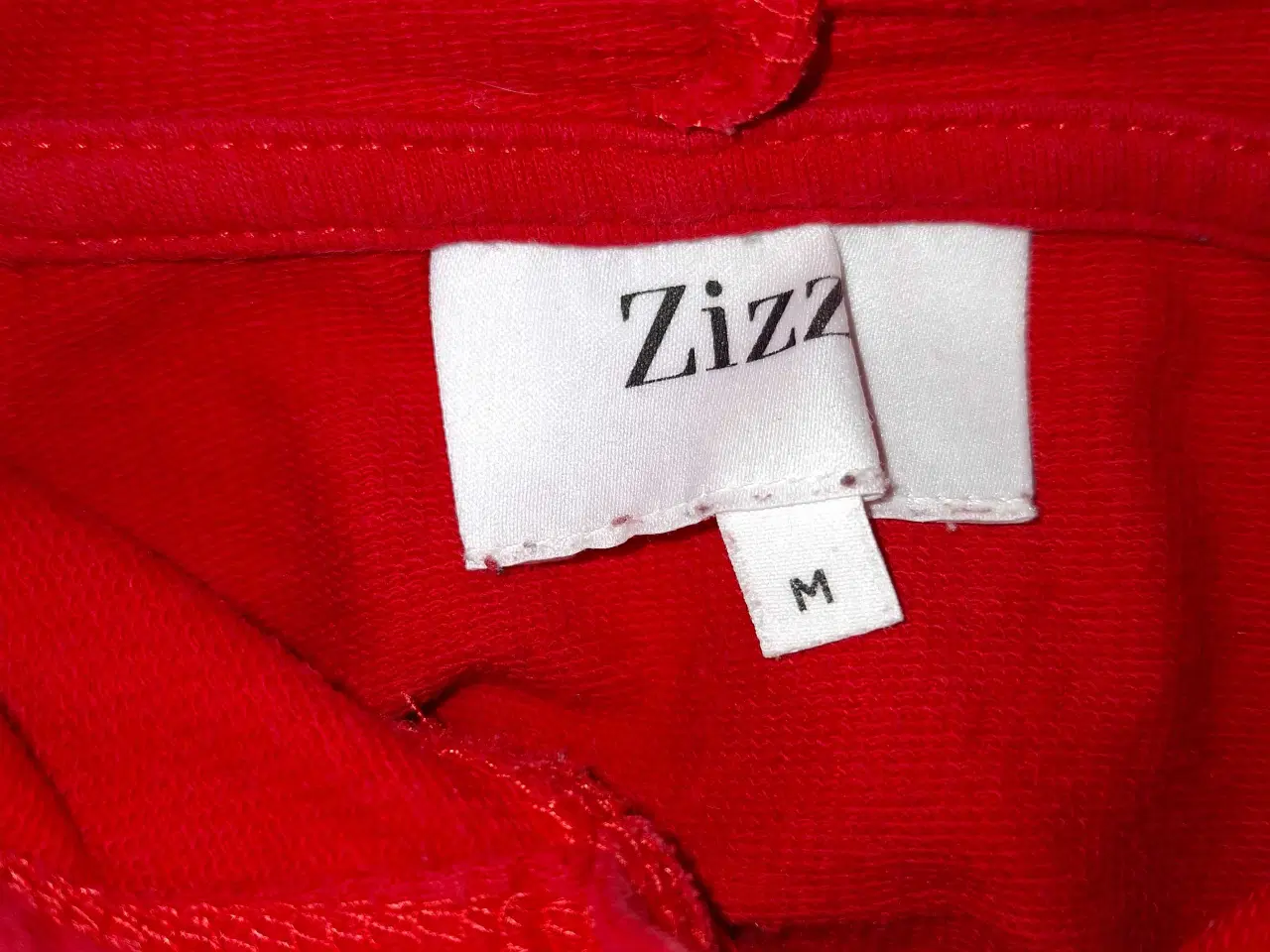 Billede 2 - Hættetrøje Love sælges