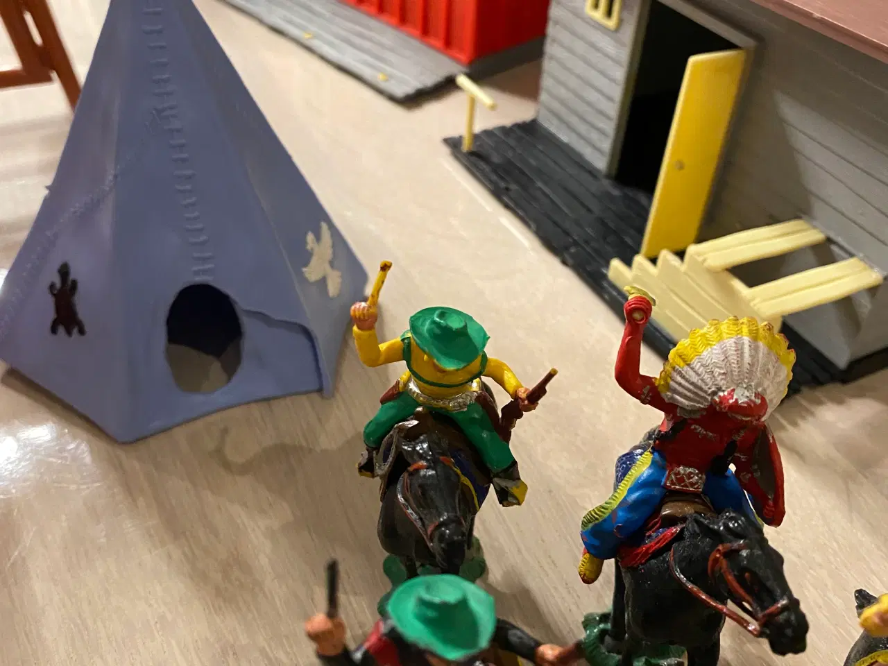 Billede 10 - Cowboy huse og soldater