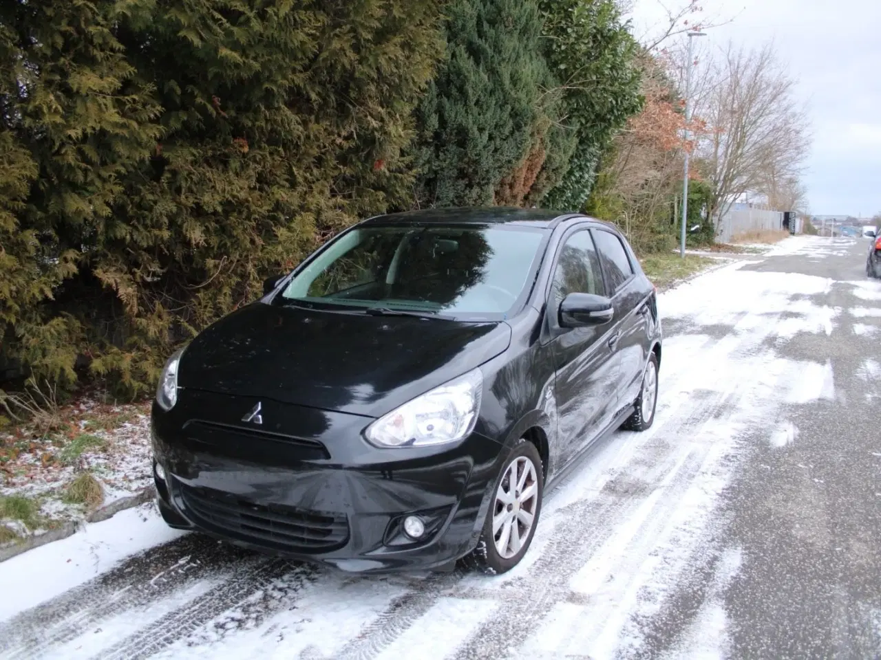 Billede 2 - Mitsubishi Space Star 1,2 Black & White