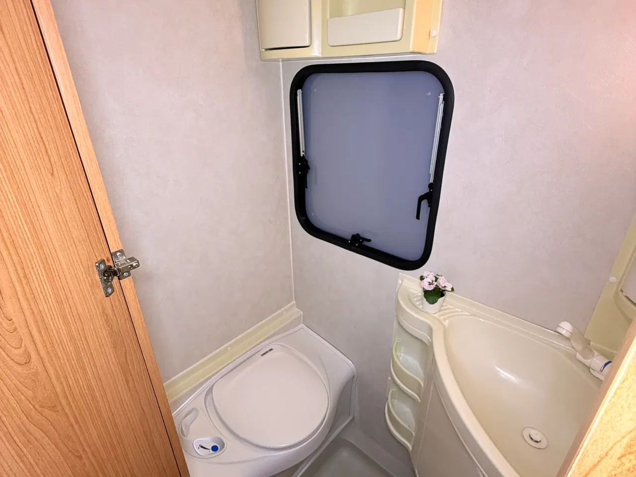 Billede 14 - 2008 Adria Altea 542PK /Med Fortelt Isabella Forum