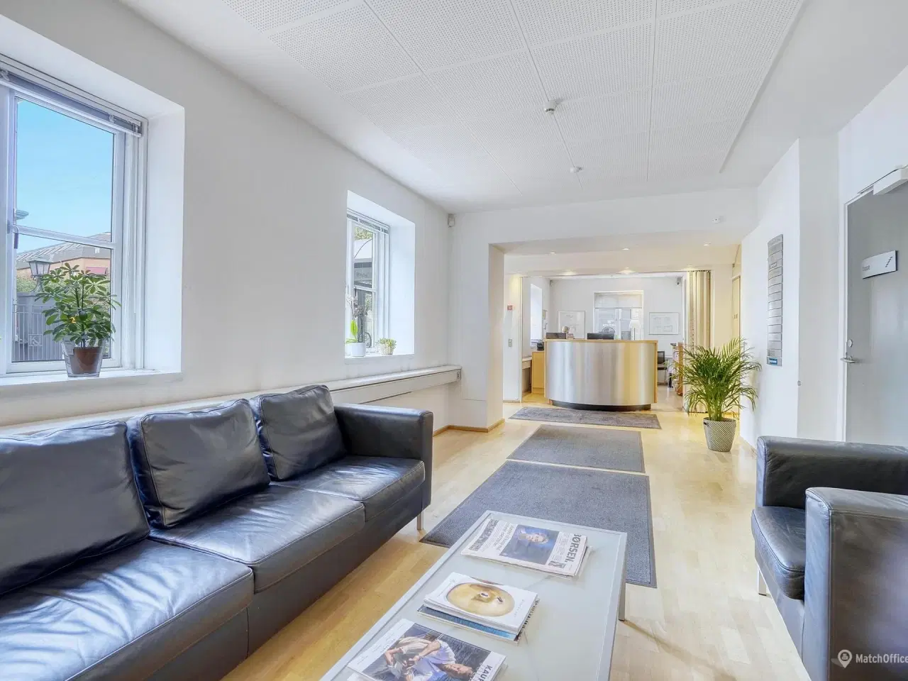 Billede 5 - Kontor i Hellerups smørhul med store glaspartier og kig til Øresund