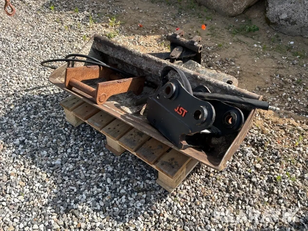 Billede 2 - Kipbar planerskovl og hydrauliskskifte
