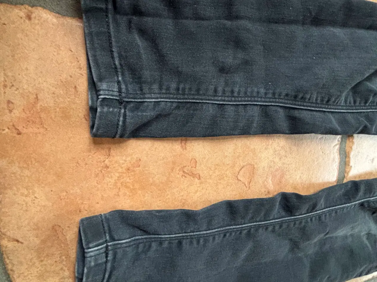 Billede 2 - Sort/grå Name it bukser str. 140