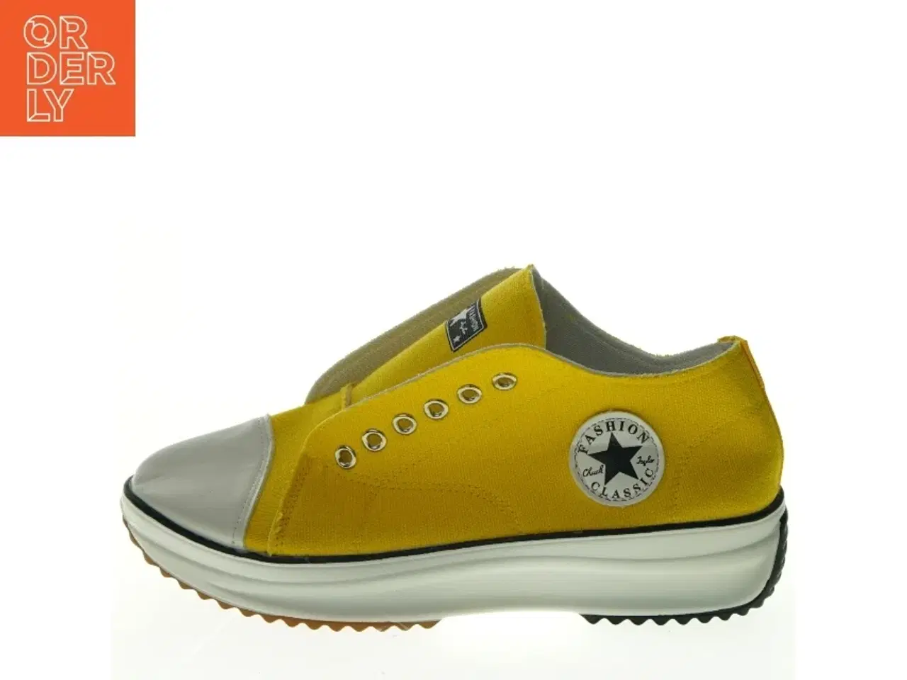 Billede 2 - Gule sneakers med hvid snørebånd-detalje fra Fashion Classic (str. 37)