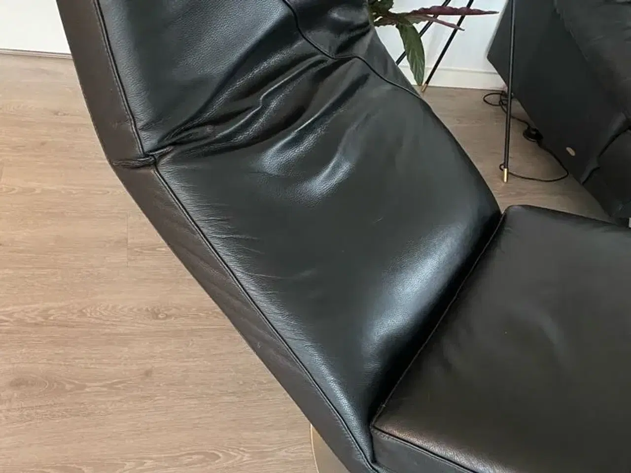Billede 3 - Lænestol i lækkert læder