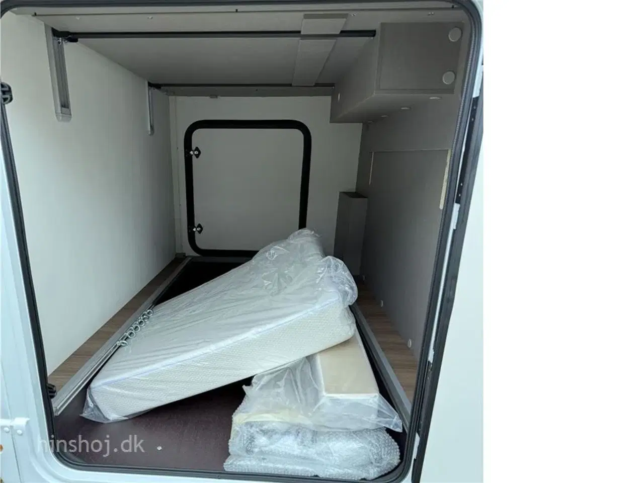 Billede 31 - 2025 - Etrusco T 7400 QBC Aut.   Drømmeautocamperen: Etrusco By Hymer – Komfort og Luksus i Én Pakke