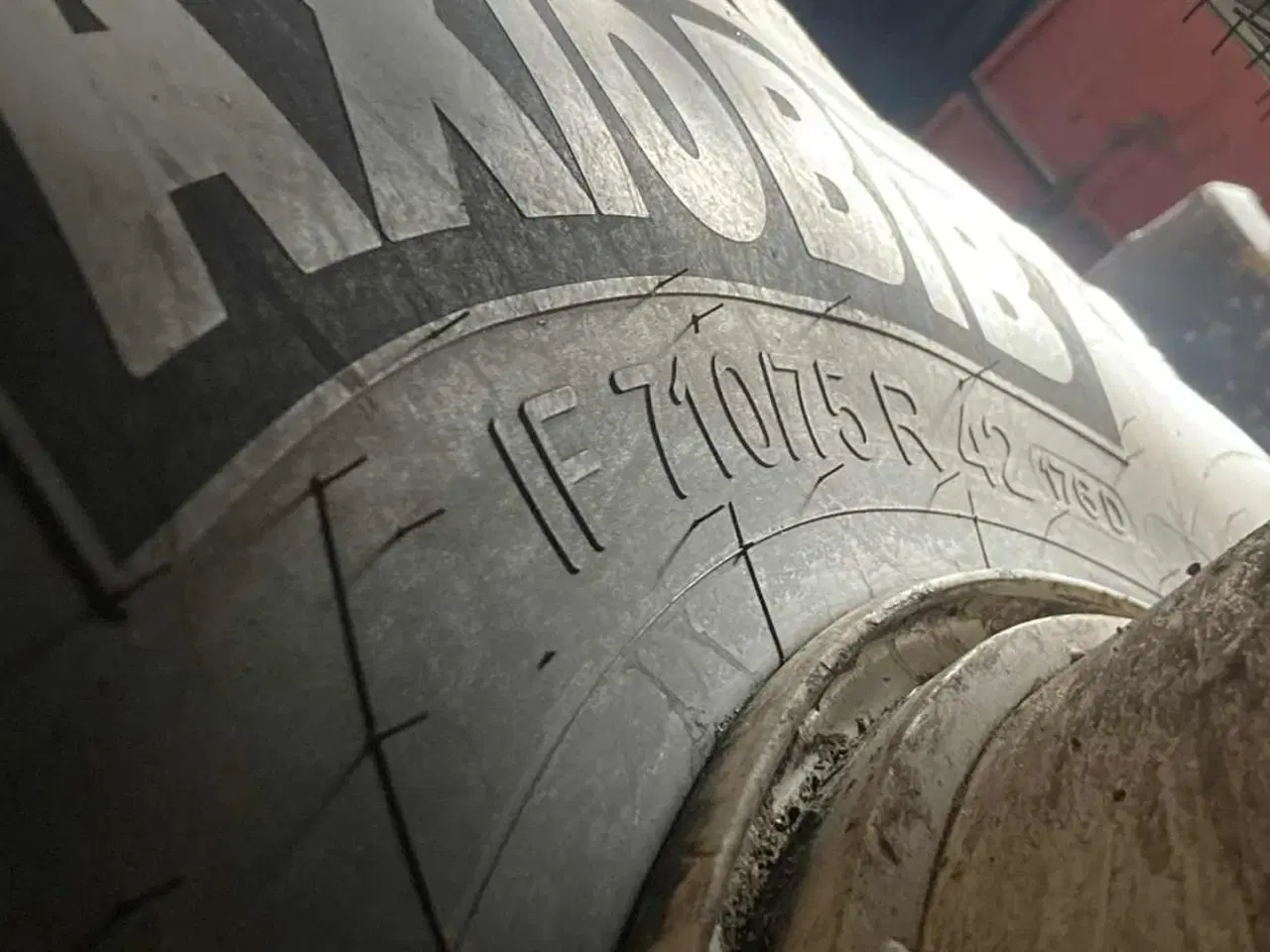 Billede 7 - New Holland T7.315 Gård traktor som er på vej hjem.