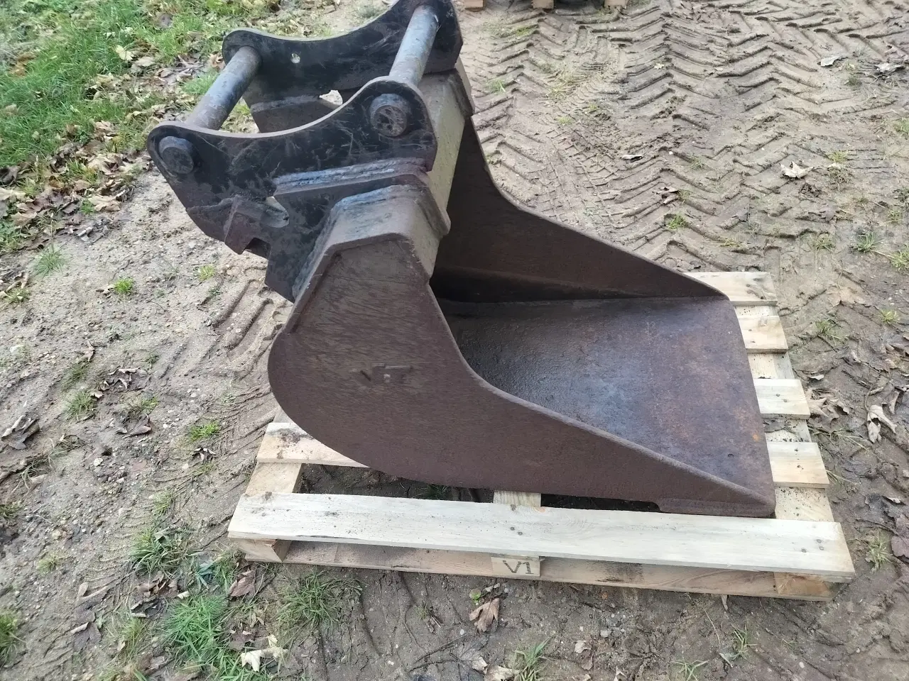 Billede 6 - Diverse maskiner. Plov dele. Minigraraver skov