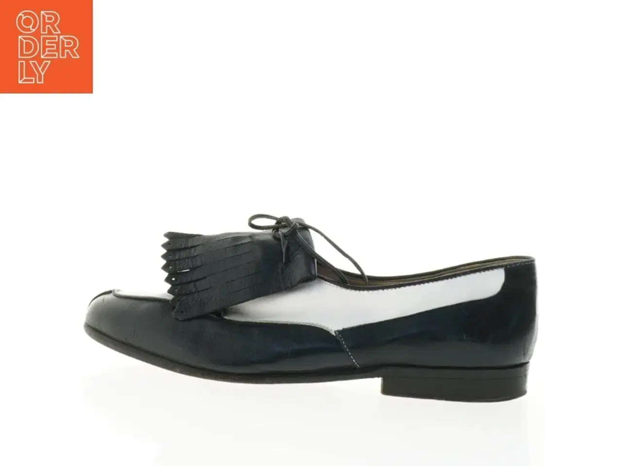 Billede 1 - Sort-hvide snøresko fra Marconi (str. 38,5)