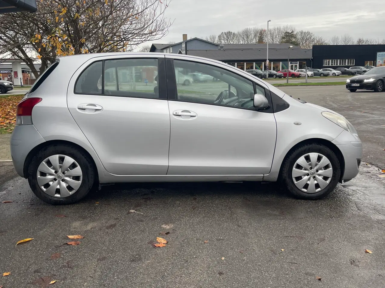 Billede 3 - Økonomisk benzin familiebil