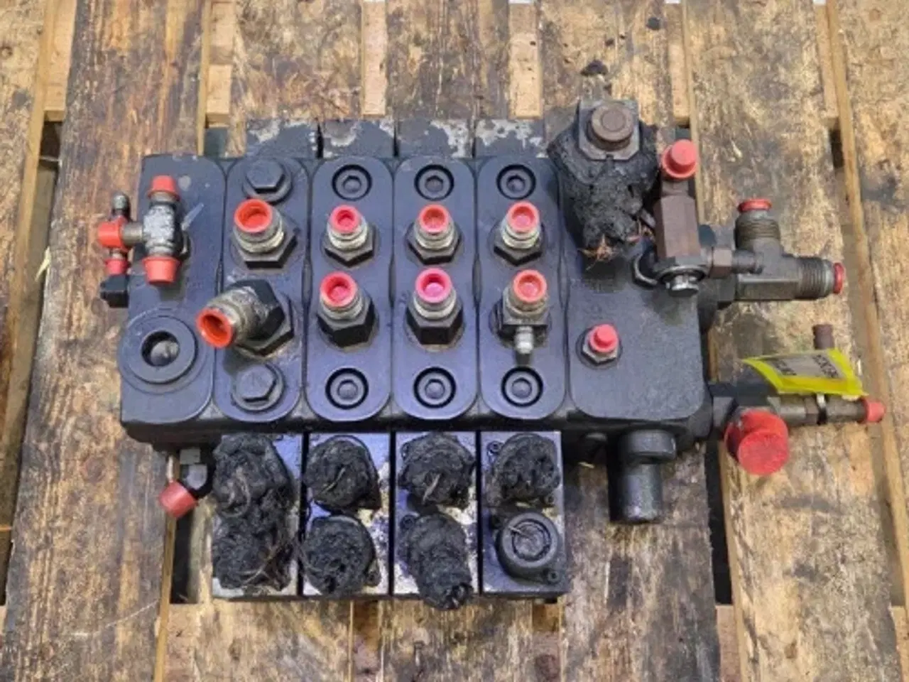 Billede 7 - Bobcat  TL38.70X  Hydraulikventil  7357421