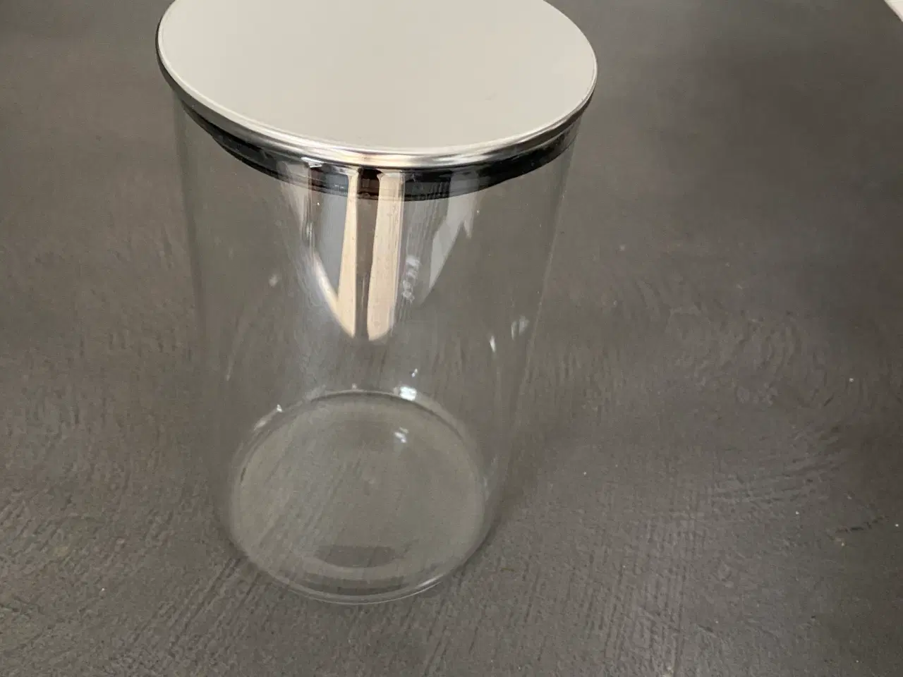 Billede 1 - Opbevaringsglas med tætsluttende låg