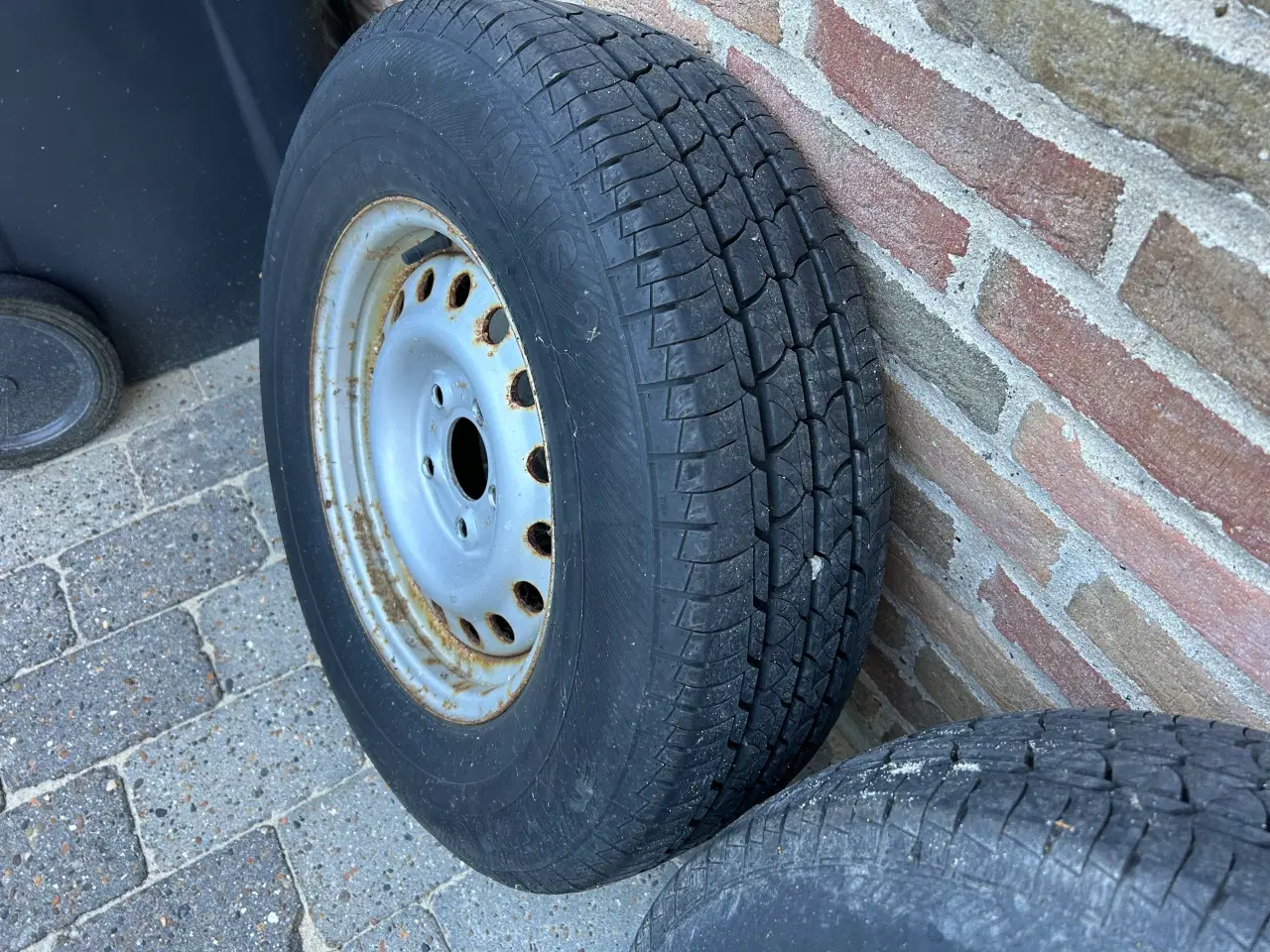 Billede 5 - Campingvognshjul 2 stk.