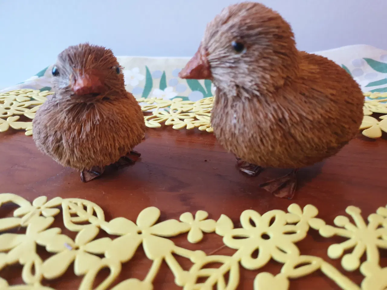 Billede 3 - 3 Påskeharer og 2 ællinger i naturstrå