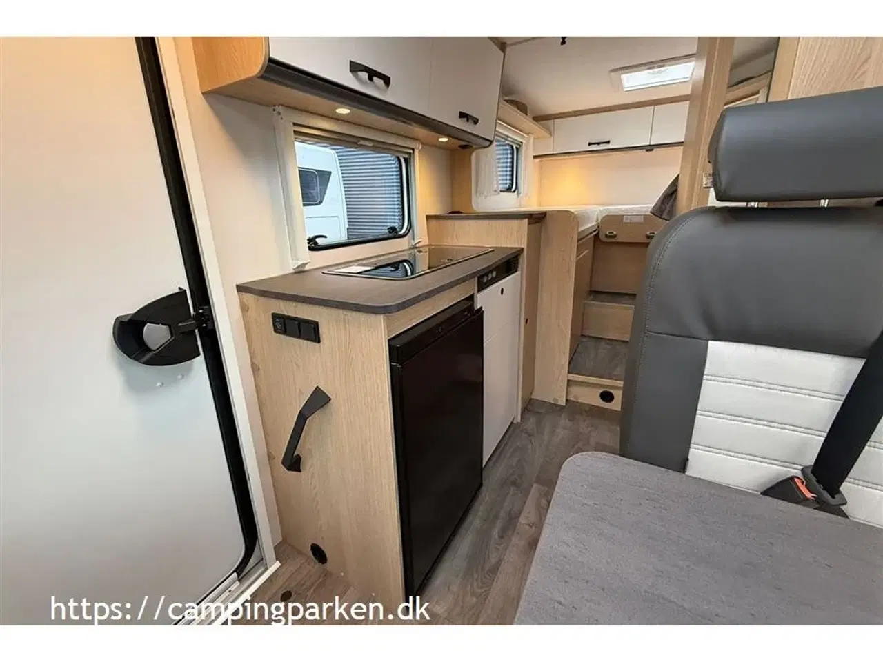 Billede 7 - 2026 - SunLight   Sunlights populære smalle Van med enkeltsenge, automatgear og adaptiv fartpilot