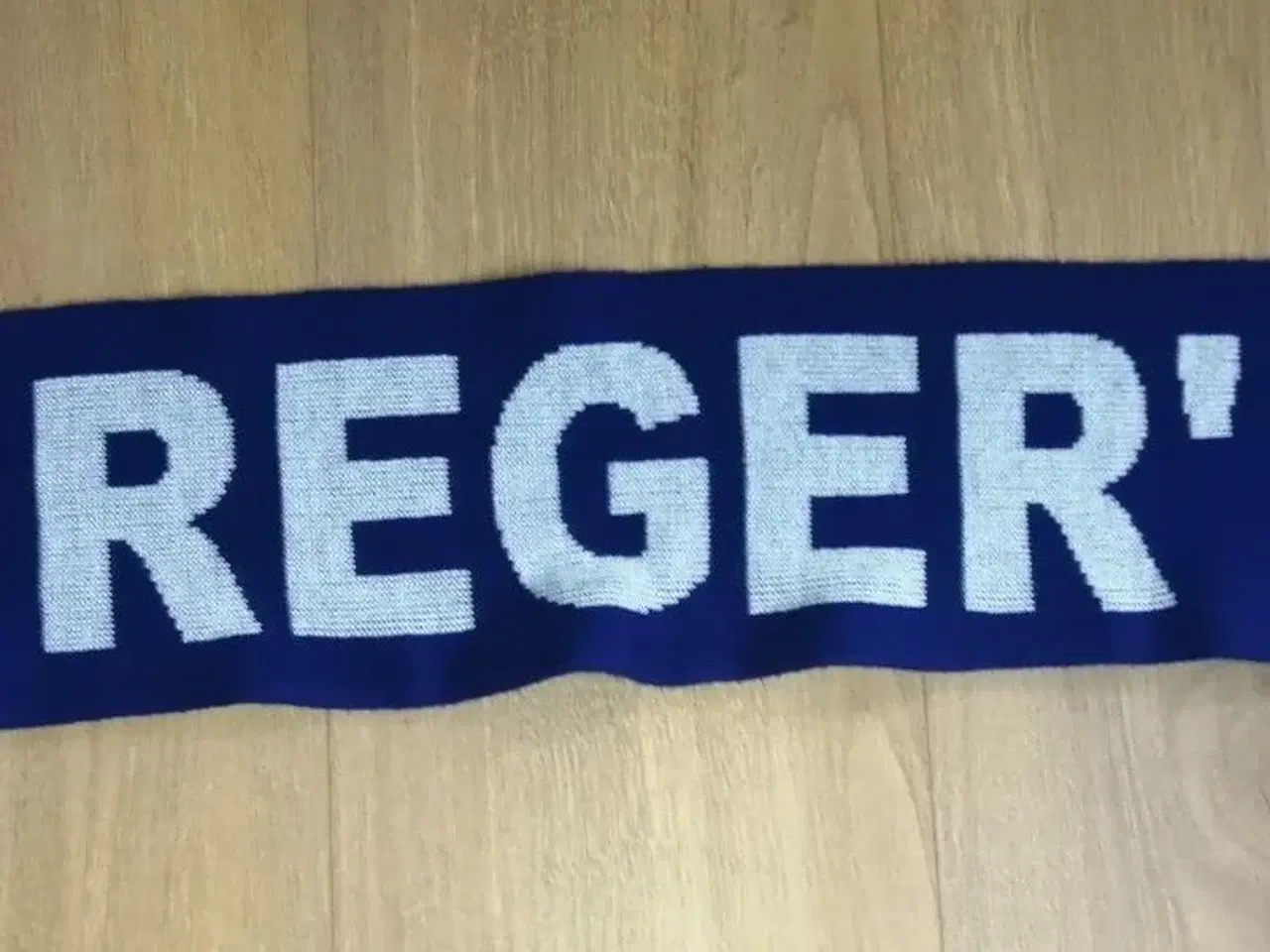 Billede 1 - NYT FCK HER REGER'/TUDEFJÆS FAN HALSTØRKLÆDE