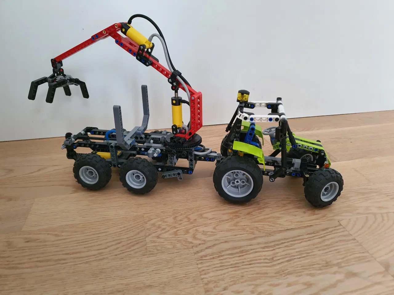 Billede 3 - LEGO teknik, Traktor med forstkran