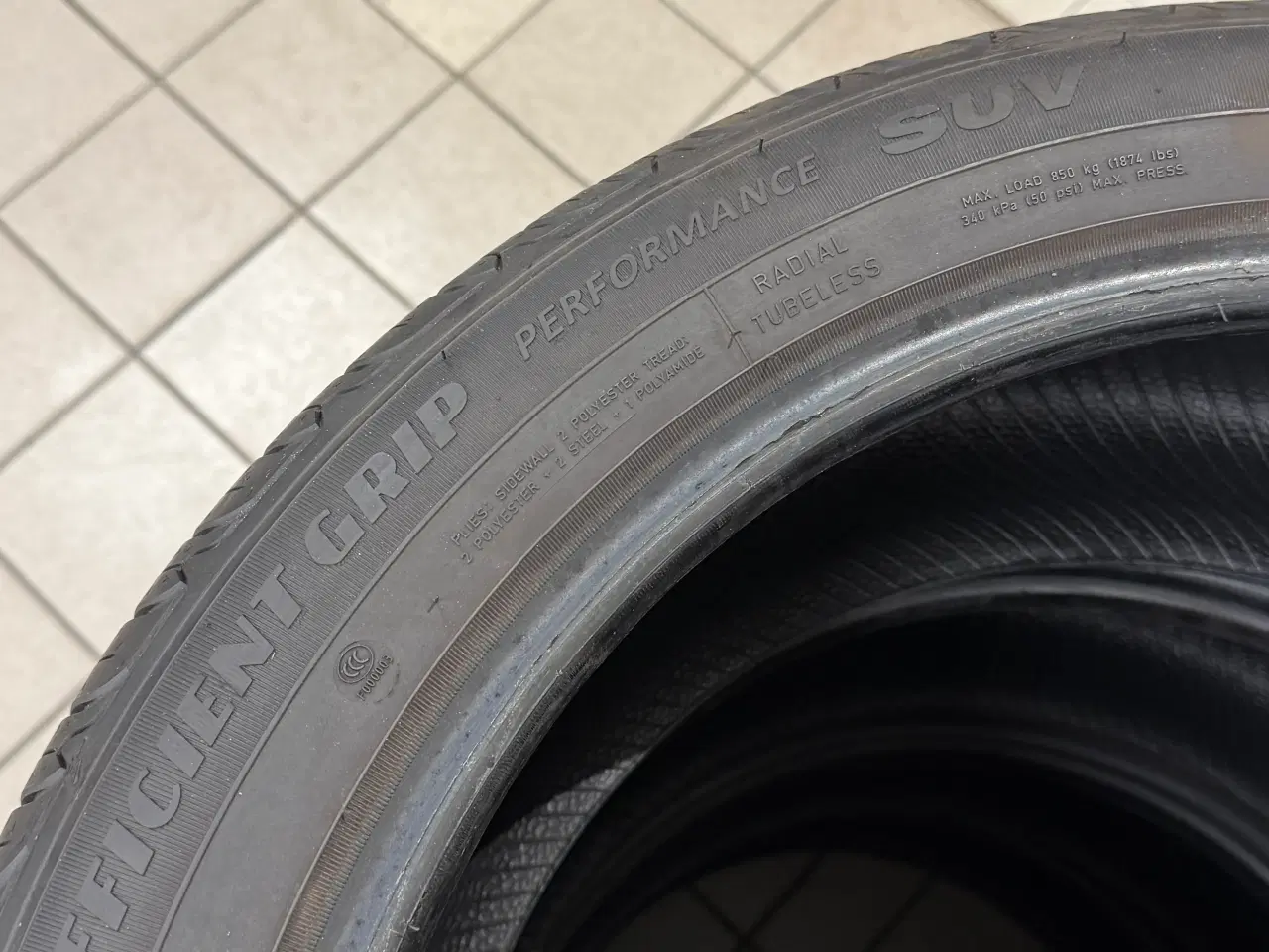 Billede 4 - Goodyear 245/45-19 sommer 