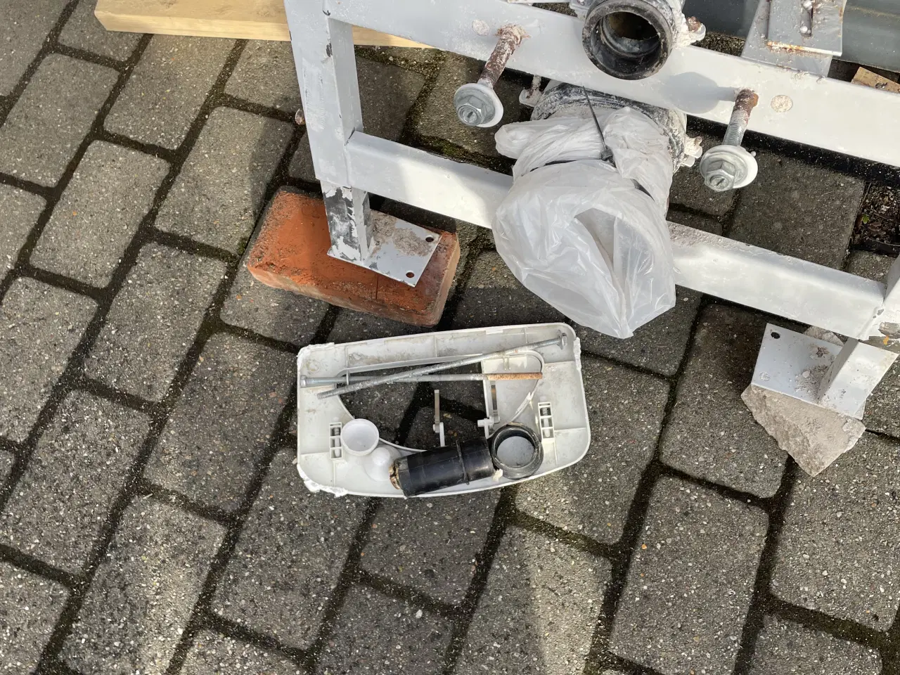 Billede 3 - Væghængt toilet 