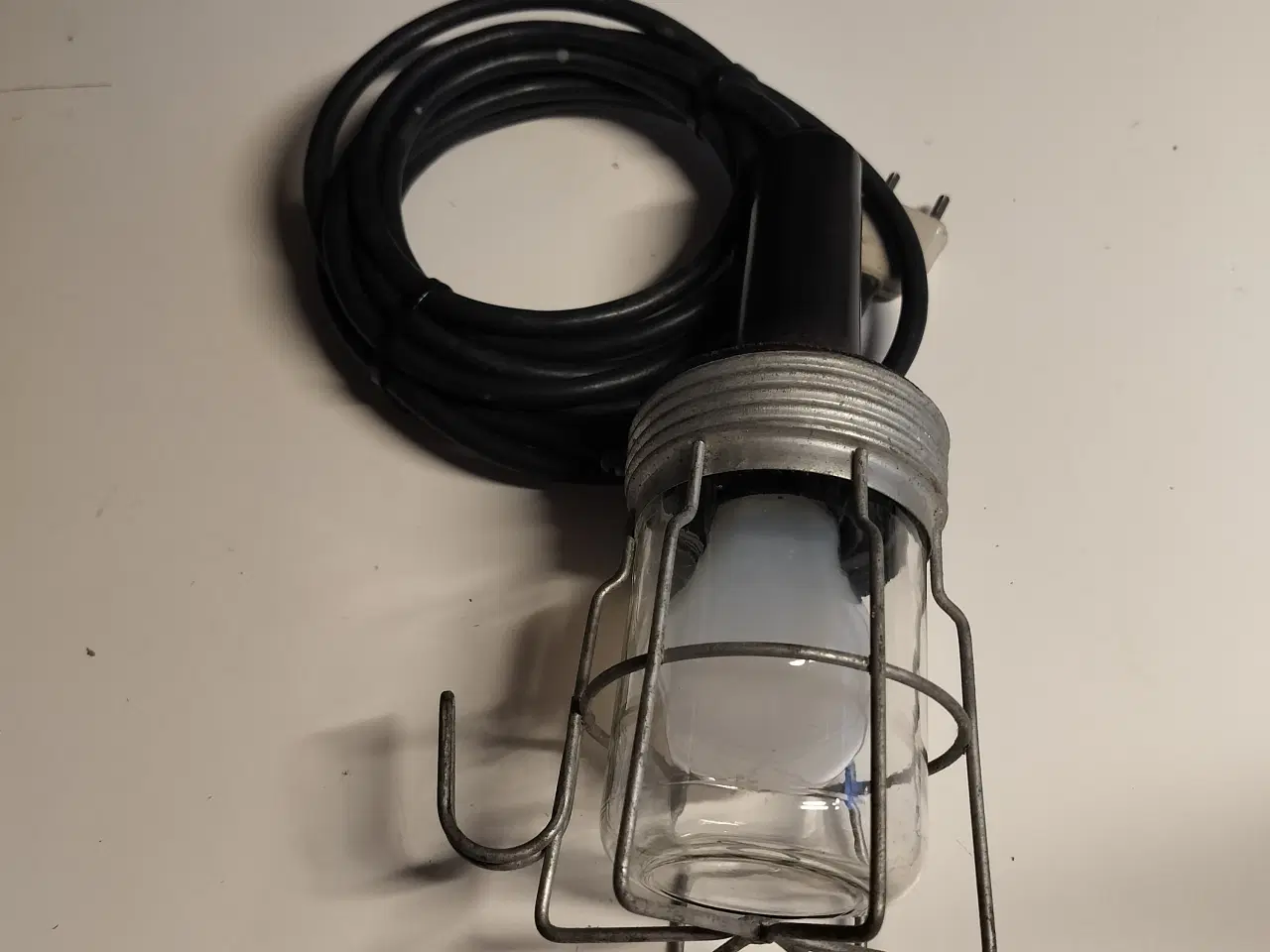 Billede 1 - Gammel Håndlampe lavet i barkelit