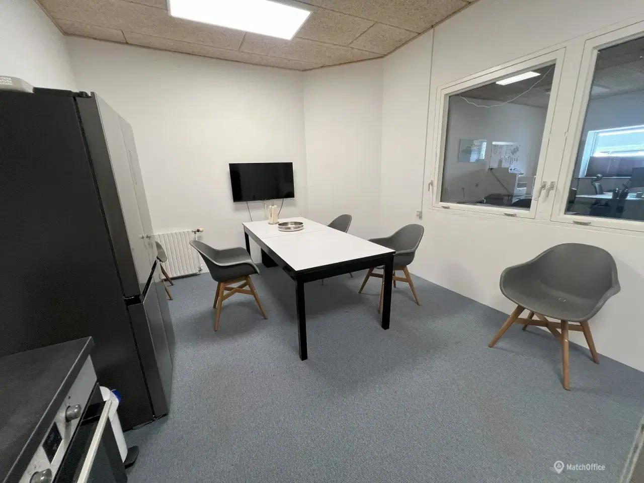 Billede 11 - Erhvervslejemål med 2 gode elporte