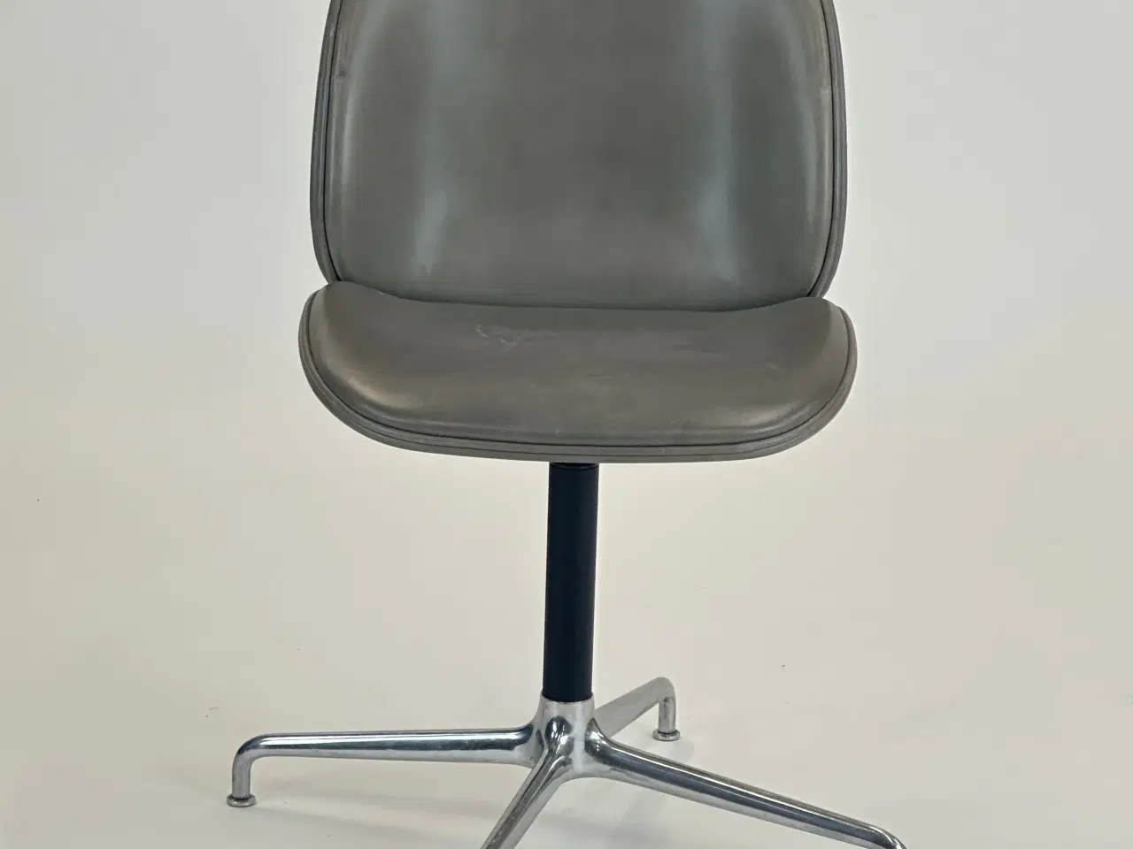 Billede 3 - GUBI | Beetle Meeting Chair (Grå)