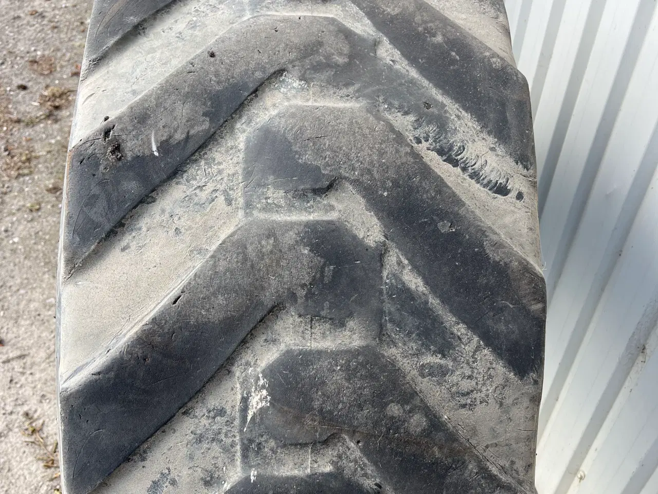 Billede 2 - 400/80-24 dæk