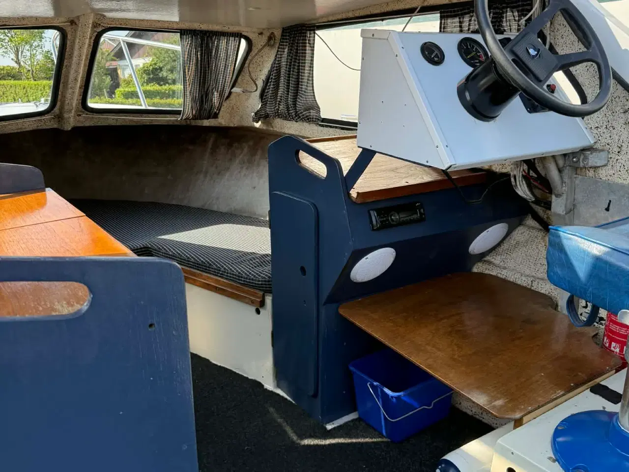 Billede 4 - Velholdt mindre båd m. trailer til salg – klar til