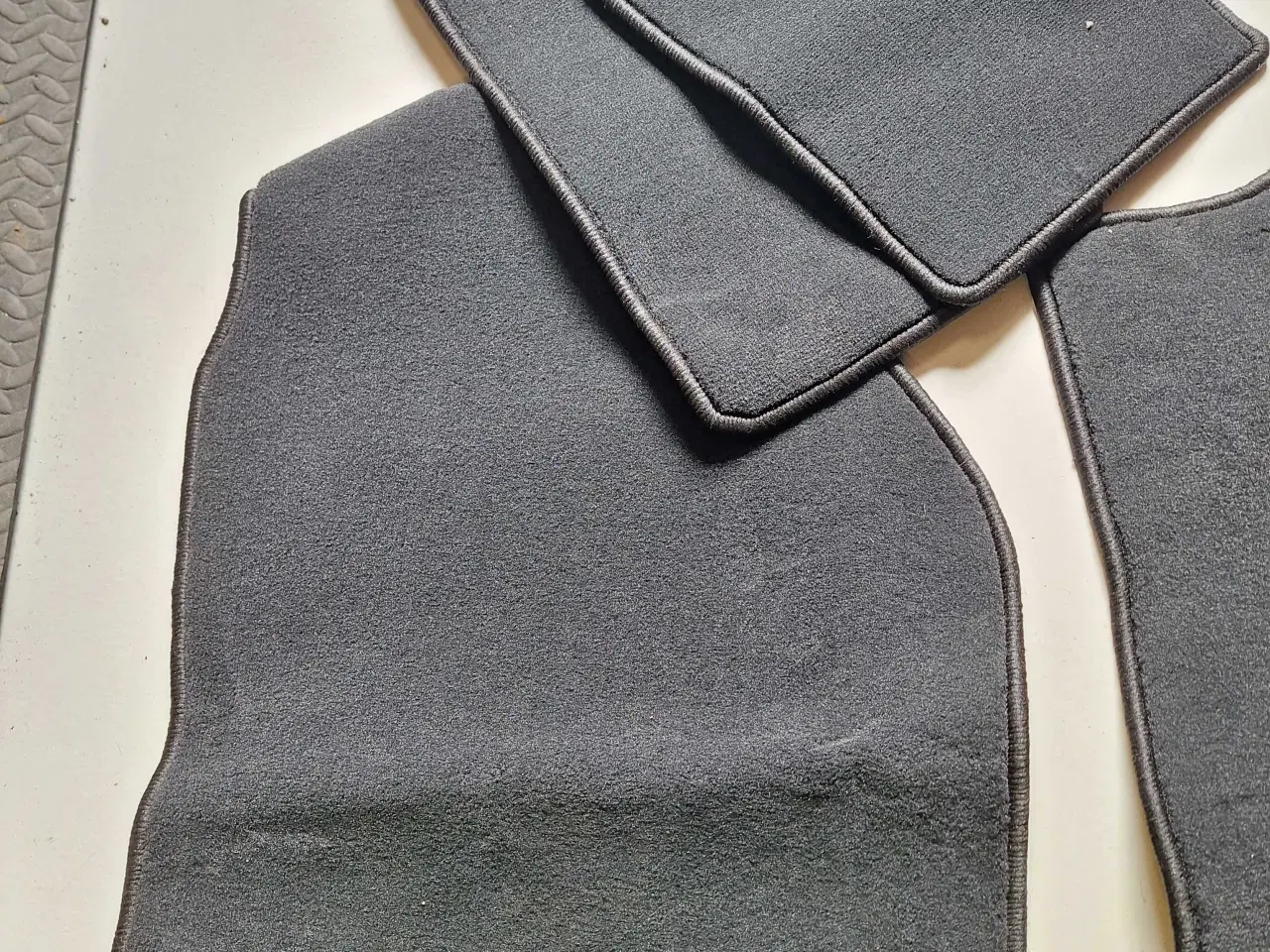 Billede 2 - Toyota yaris Måtter