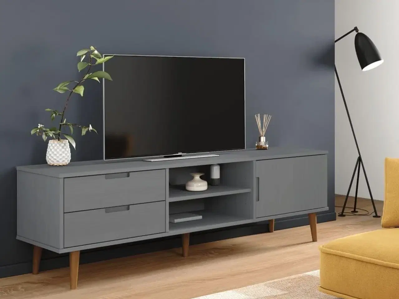 Billede 1 - Tv-skab MOLDE 158x40x49 cm massivt fyrretræ grå