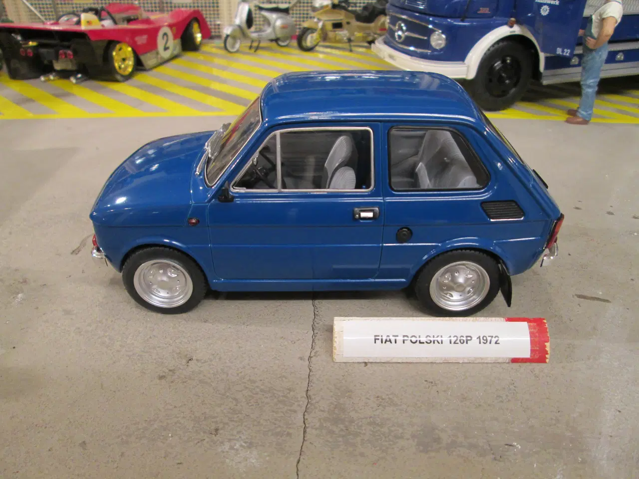 Billede 3 - Modelbil Fiat Polski 126p  MCG 1:18