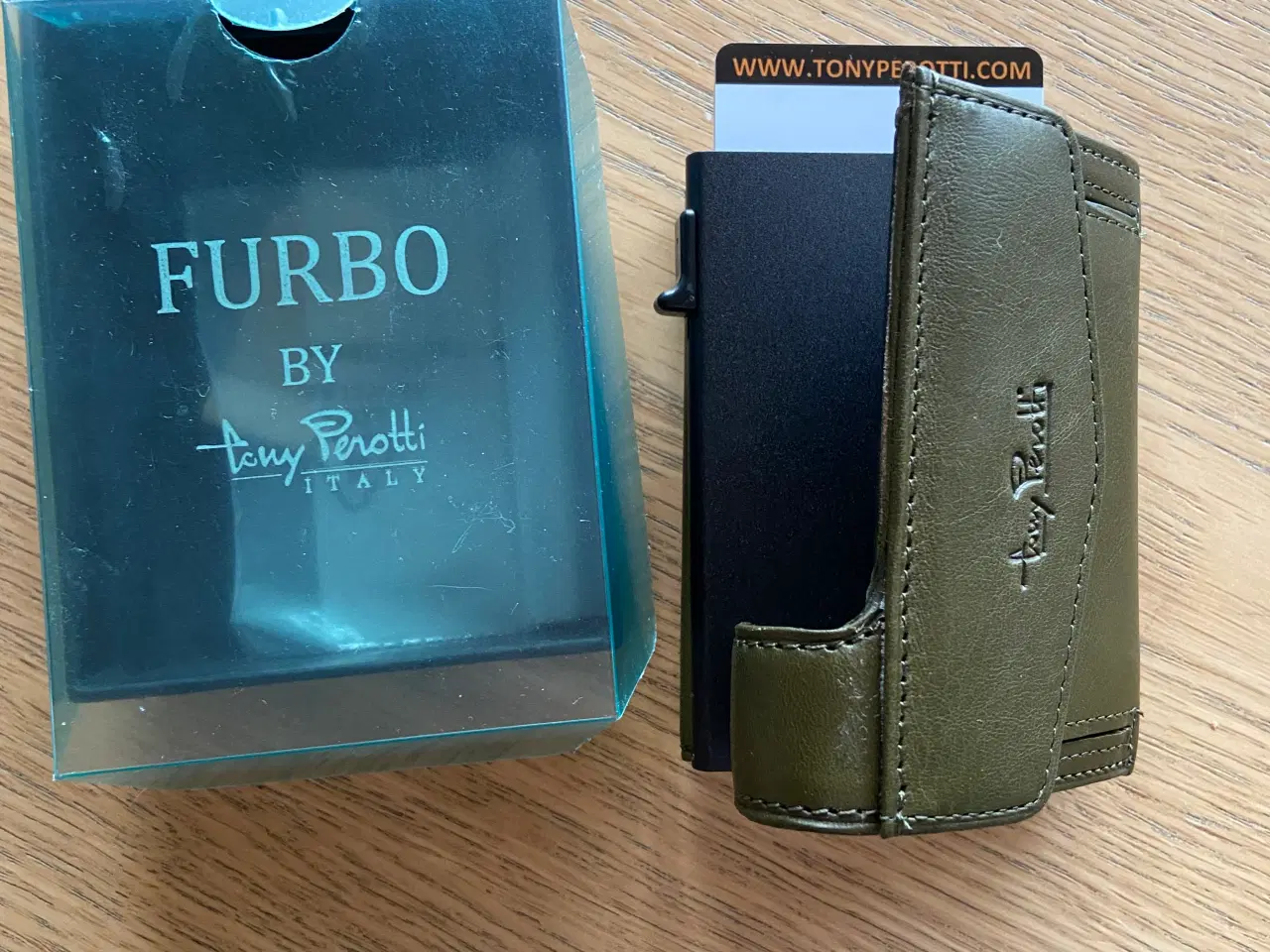 Billede 1 - Kreditkortholder