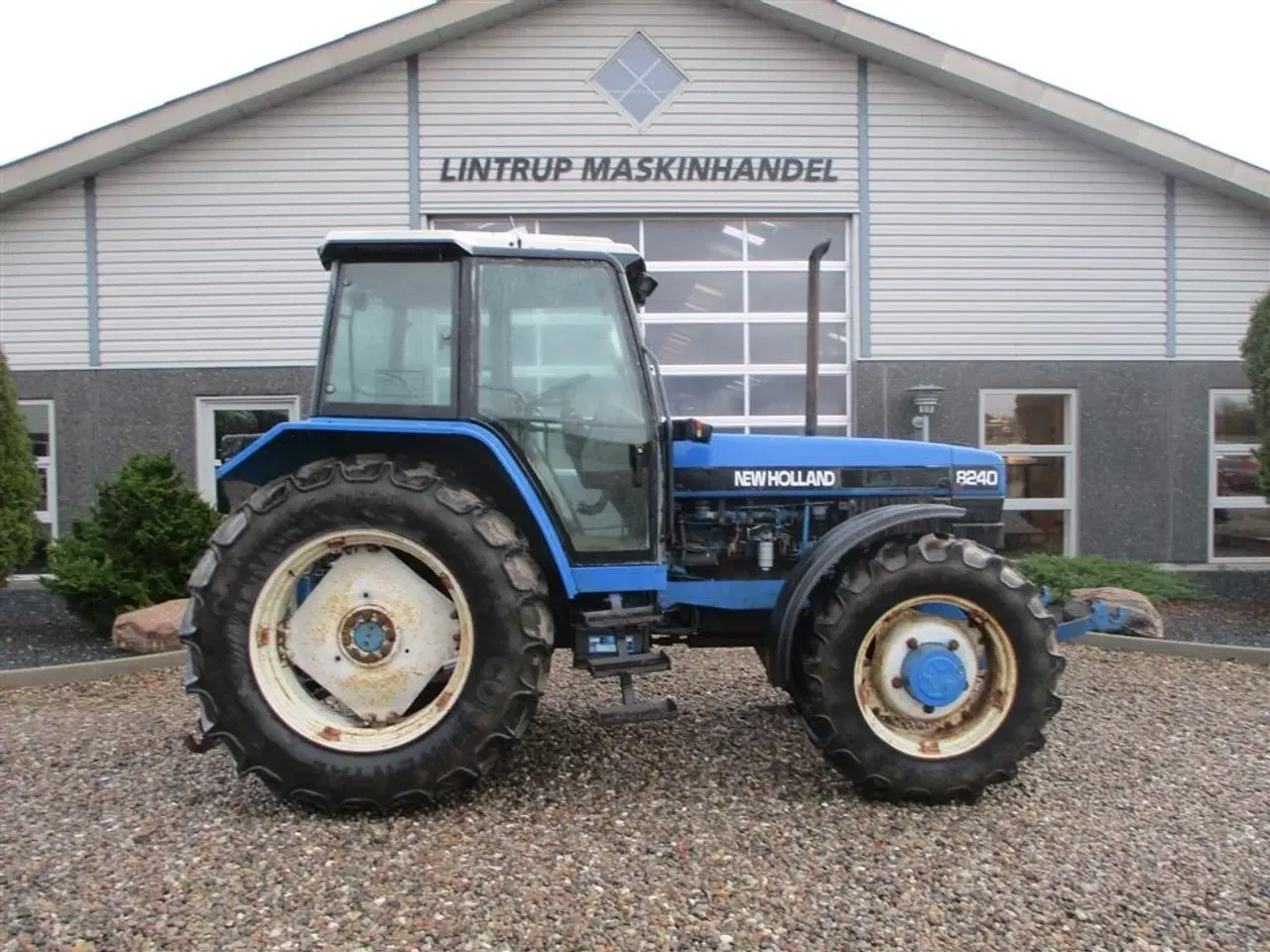 Billede 7 - New Holland 8240 SLE  Med frontlift og frontPTO