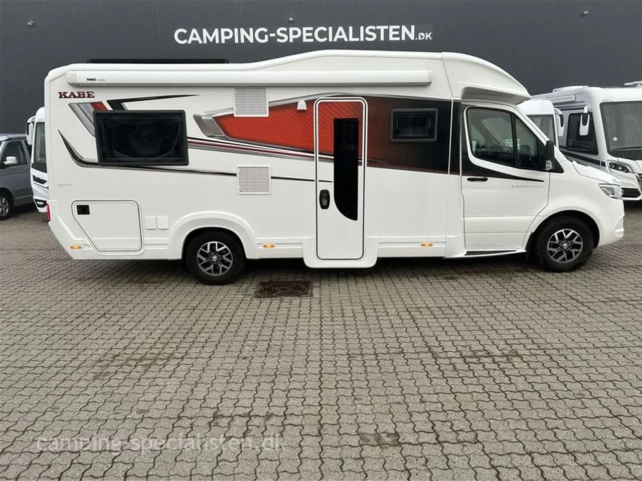 Billede 1 - 2024 - Kabe Novum 750 LXL   Kabe Novum X 750 LXL model 2024 kun kørt 14.000  km kan nu ses hos Camping-Specialisten.dk