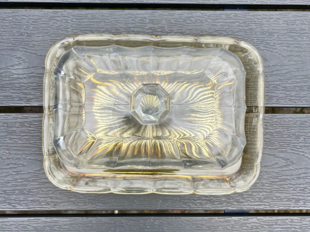 Billede 3 - Smuk vintage osteklokke / smørboks i glas. 