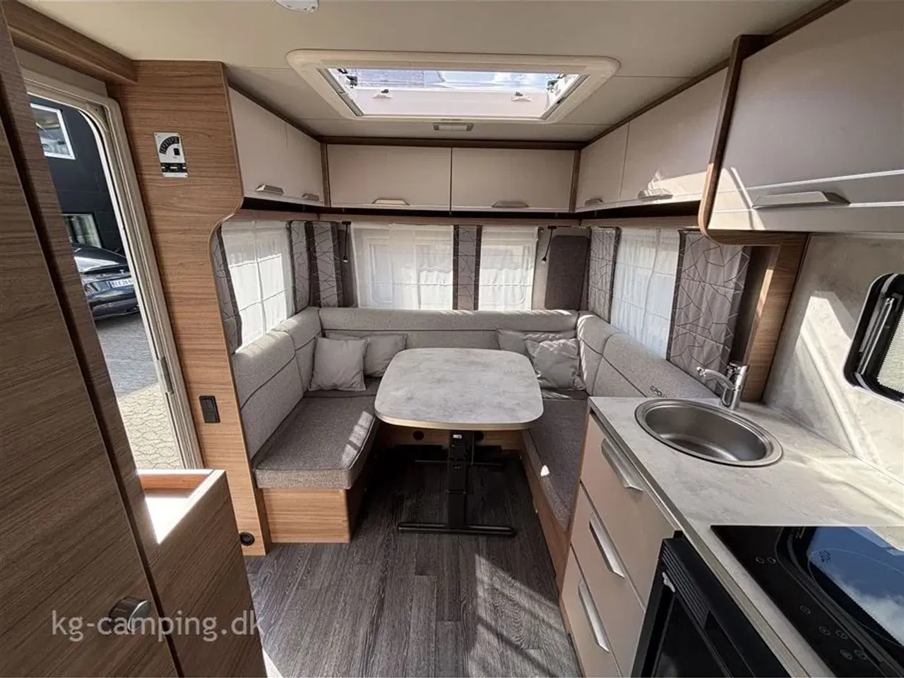 Billede 10 - 2022 - Knaus Sport 450 FU SPORT E POWER SELECTION   Moderne el-drevet campingvogn med Mover og fortelt