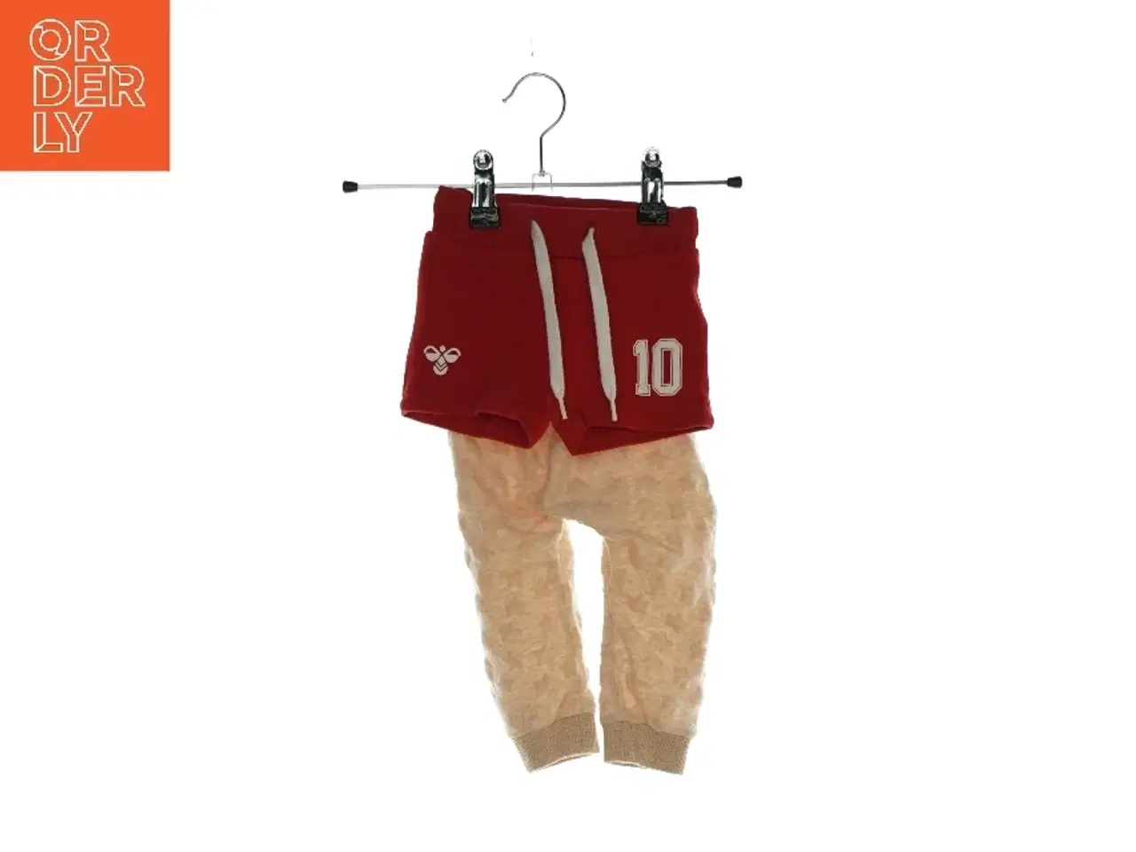 Billede 2 - Et par shorts og et par bukser fra Hummel og Name It (str. 56 og 68)