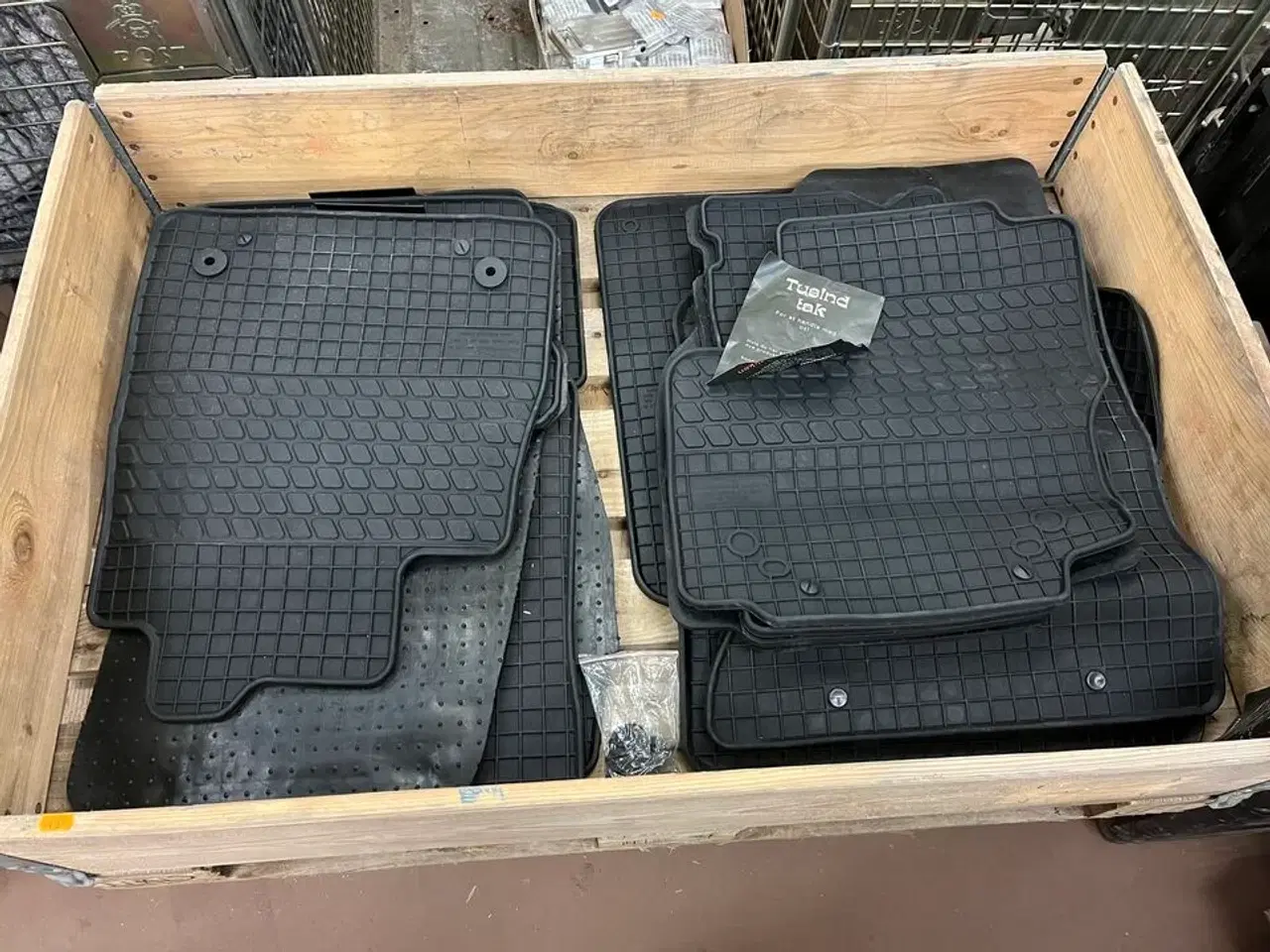 Billede 1 - 24 stk. bilmåtter, ass. Farver og størrelser