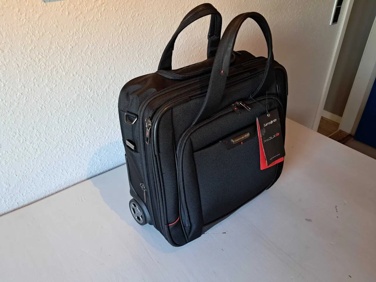 Billede 1 - Samsonite Pro-DLX 4 Rolling Tote 16.4"