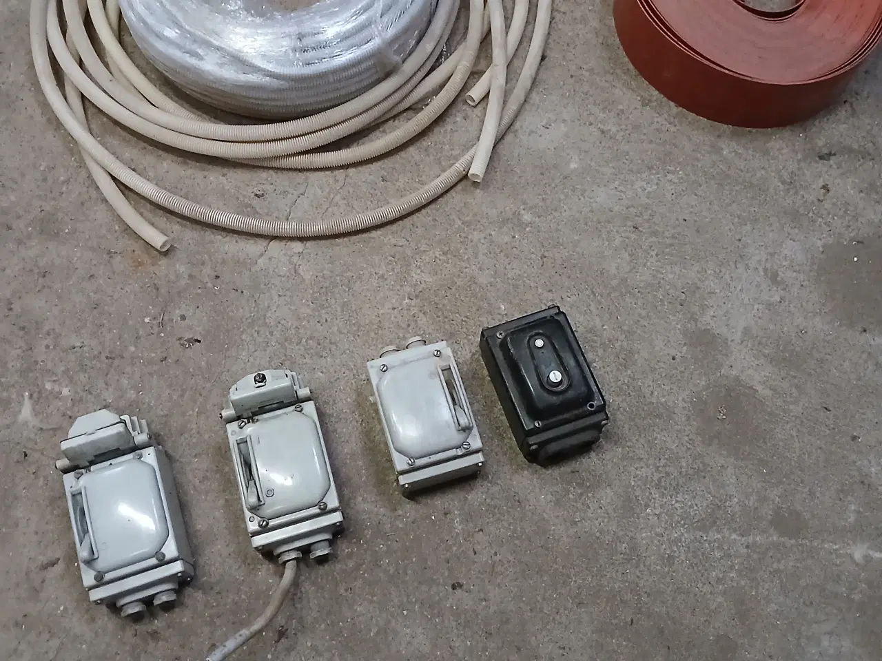 Billede 2 - El Artikler Stikdåser,Dæknånd,Indmuringsrør