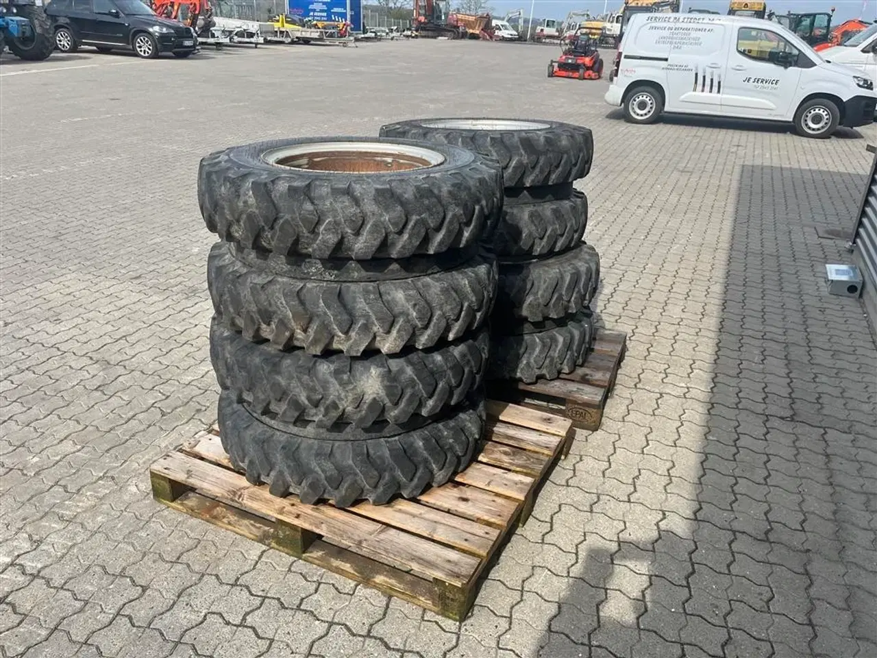 Billede 3 - - - - Mitas8,25-20 komplethjul til gummihjulsgraver