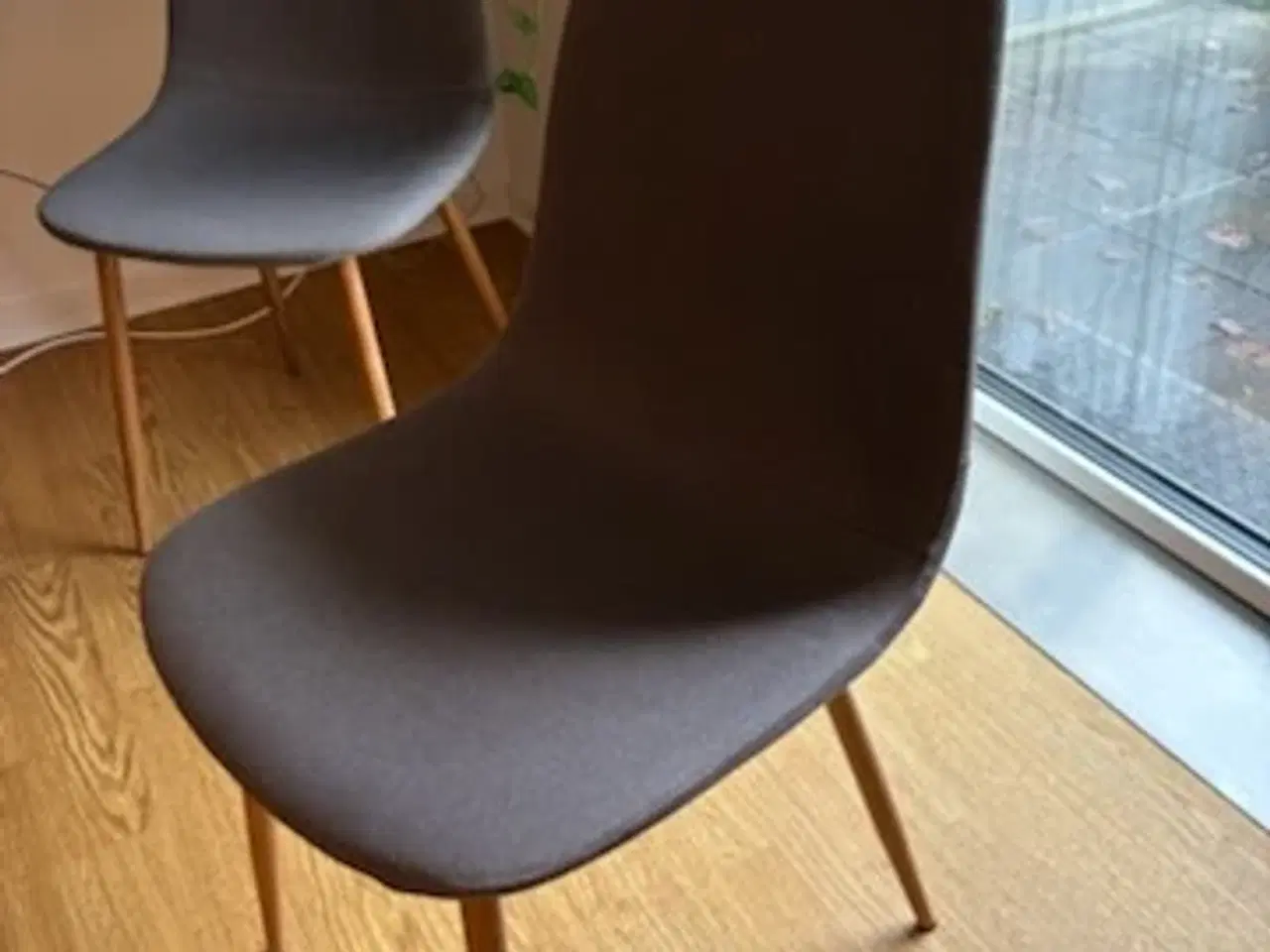 Billede 1 - 4 Styks spisebordsstole JONSTRUP gråt stof/natur e