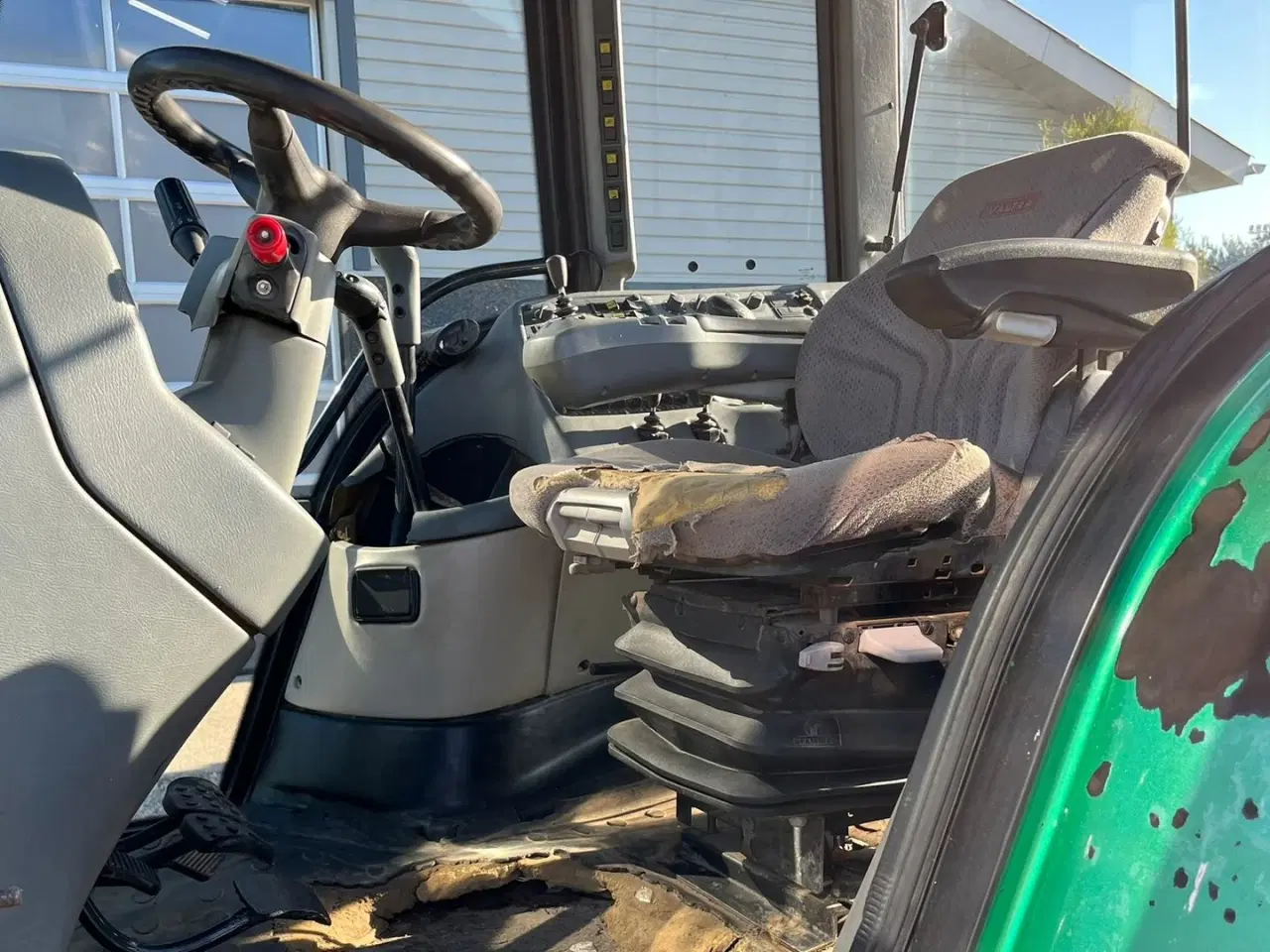 Billede 8 - Valtra T130 med 3.5ton frontlift