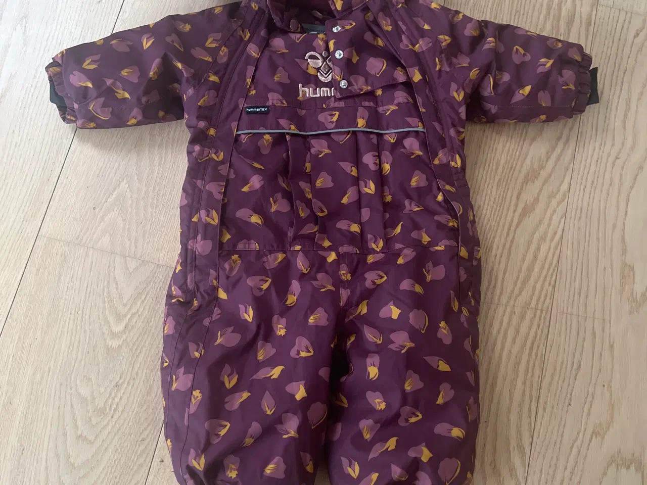 Billede 1 - Hummel flyverdragt str. 74