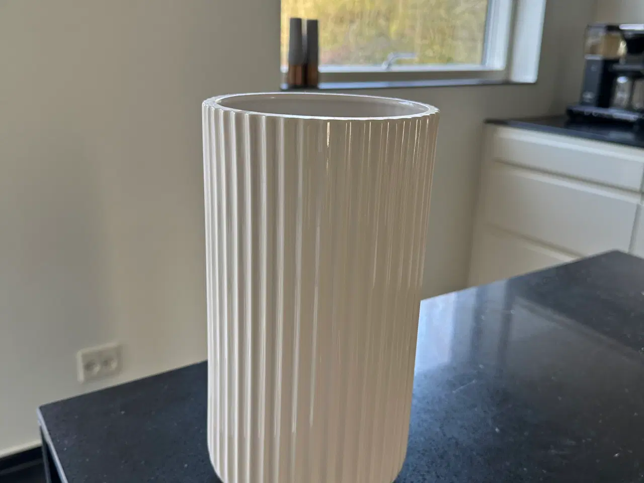 Billede 1 - LYNGBY Porcelæn Vase - 25 cm hvid